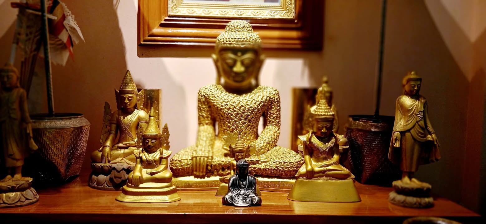မန္တလေး - လားရှိုး လမ်းမေးတင် အိမ်အရောင်းလေးပါ!🎉