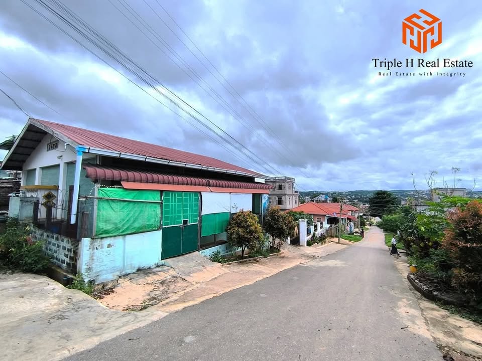 ပြင်ဦးလွင်မြို့၊ရပ်ကွက်ကြီး(၂၁)၊မိုးကြိုးကွက်သစ်မှာရှိတဲ့