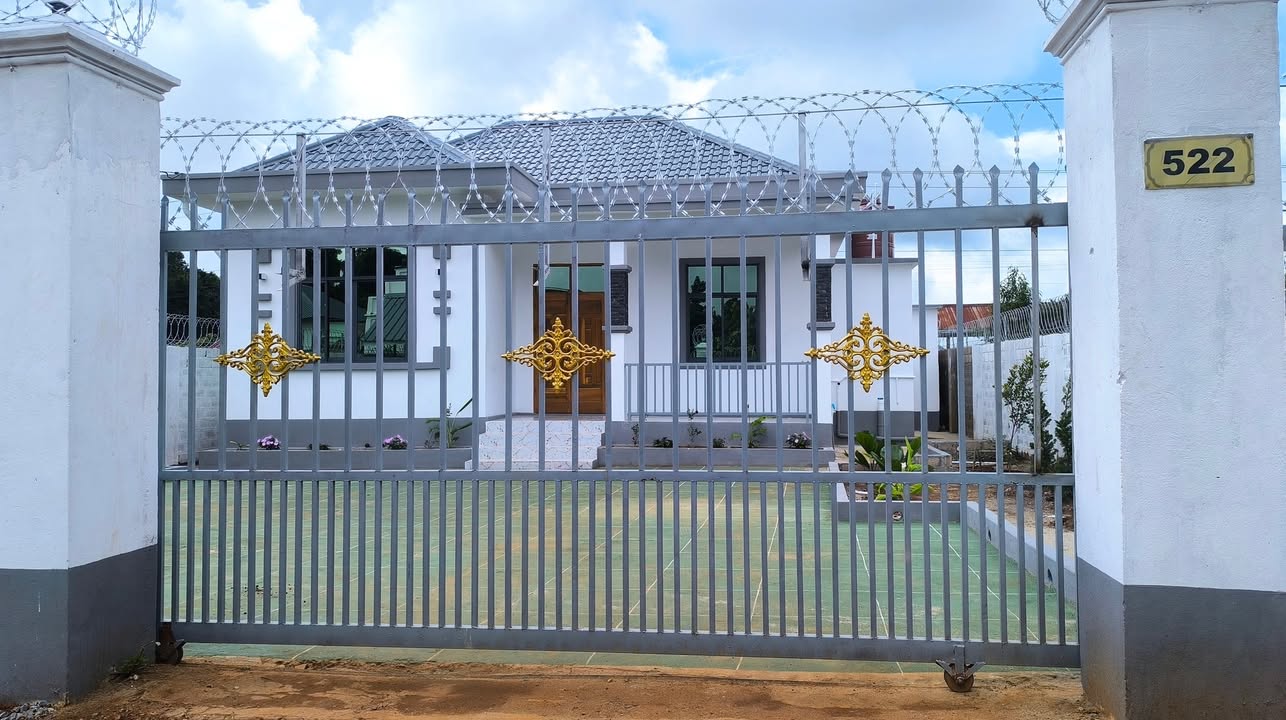 "စည်ကားရွာ"မှာရှိတဲ့ အိမ်အသစ်စက်စက် အရောင်းလေးပါ! 🎉